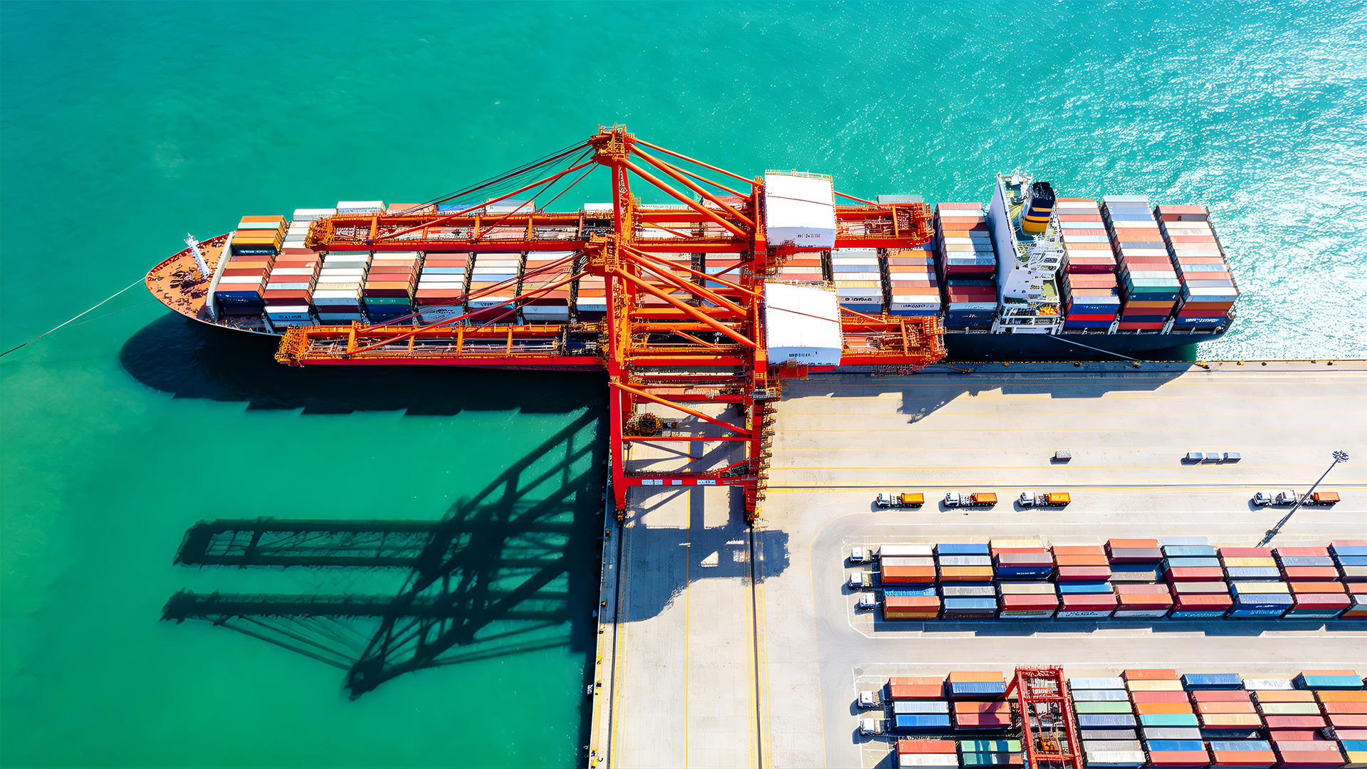Container vessel and port supply operations